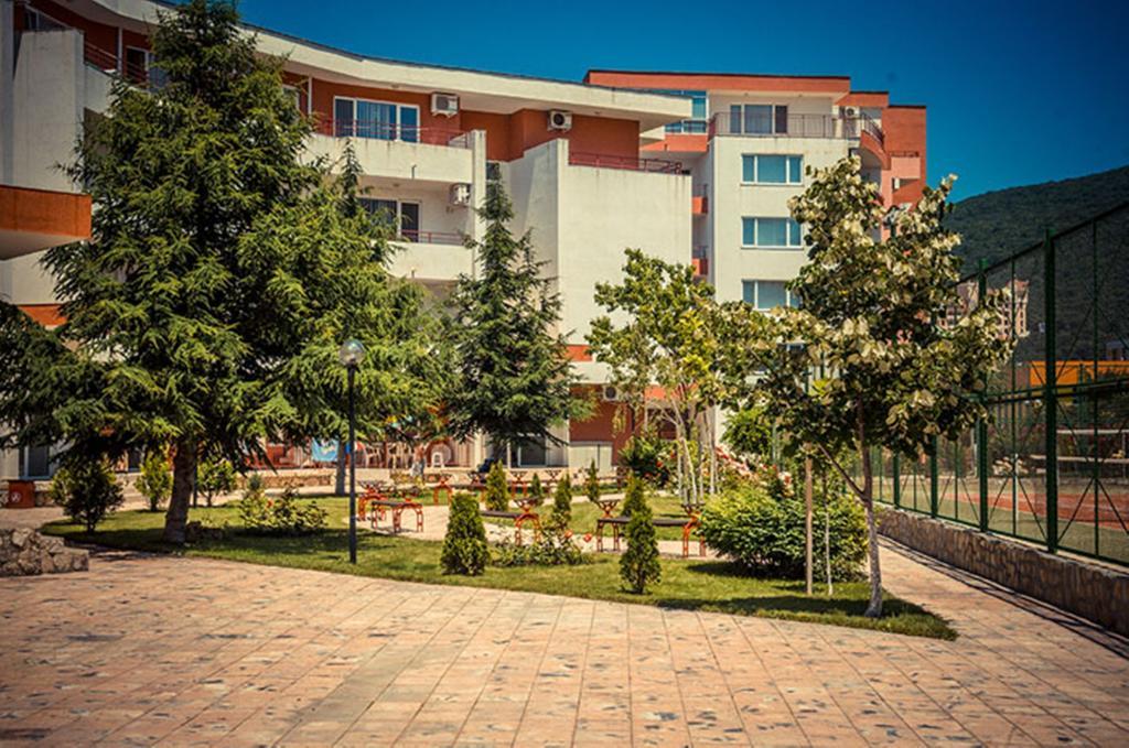 Privilege Fort Beach - Menada Apartments Elenite Εξωτερικό φωτογραφία